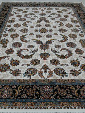 فرش طرح شاه عباسی زمینه کرم