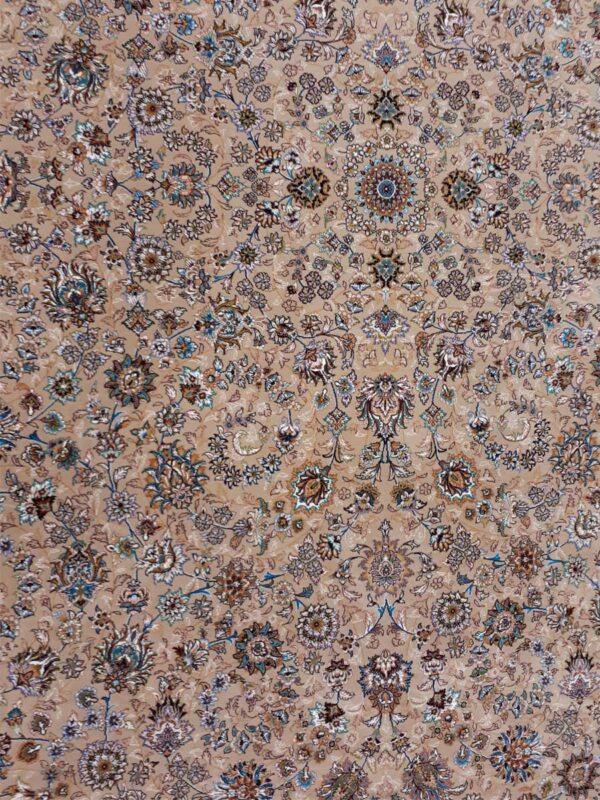 زمینه فرش 700 شانه طرح افشان زمینه بژ بزرگمهر کاشان - کد 7504