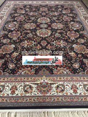 فرش 1000 شانه طرح یاشار زمینه سرمه ای عقیق کاشان 2