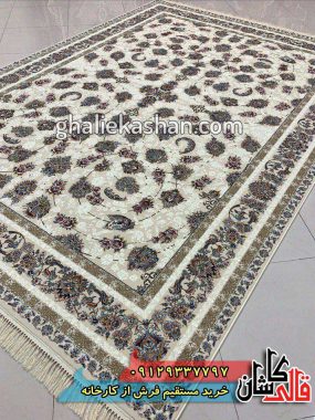 فرش 1000 شانه طرح افشان گلسرخ زمینه کرم کاشان گل برجسته
