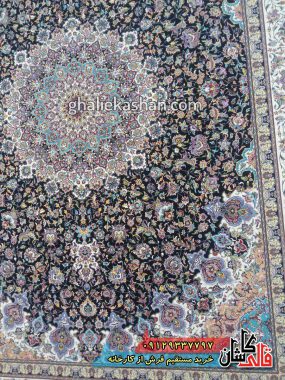 فرش 1200 شانه طرح نائین زمینه سرمه ای کاشان 3
