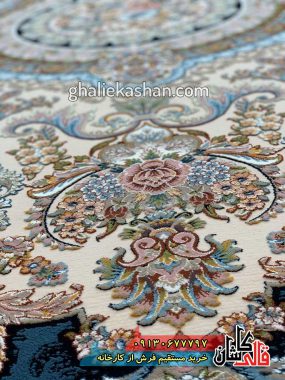 فرش کاشان قالی کاشان خرید فرش 1000 شانه طرح نیلوفر زمینه سرمه ای کاشان گل برجسته 3