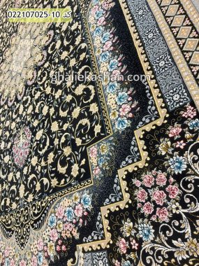 فرش 700 شانه طرح خاطره زمینه سرمه ای طلاکوب کاشان