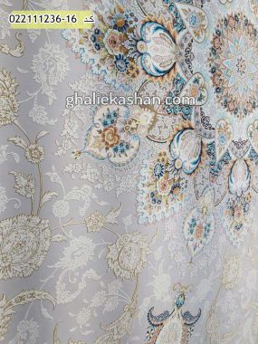فرش 1200 شانه طرح پرواز زمینه نقره ای کاشان - گل برجسته