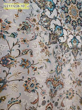 فرش 1200 شانه طرح اصیل زمینه نقره ای کاشان - گل برجسته