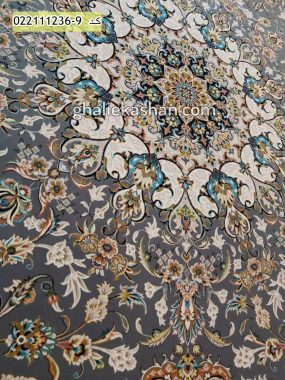 فرش 1200 شانه طرح اصیل زمینه ذغالی کاشان - گل برجسته