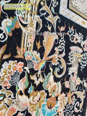فرش 1200 شانه طرح آذین زمینه سرمه ای کاشان - گل برجسته