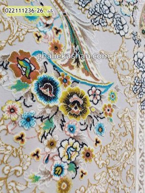 فرش 1200 شانه طرح خشتی زمینه نقره ای کاشان - گل برجسته