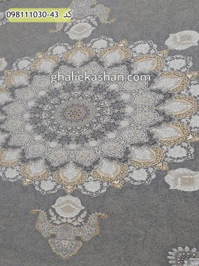 قیمت خرید فرش قالی کاشان فروش فرش ماشینی طلاکوب 1000 شانه طرح ترنج دار کد 1439 زمینه سیلور بژ کاشان - گل برجسته زمینه