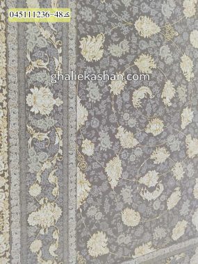 قیمت خرید فرش قالی کاشان فروش فرش ماشینی طلاکوب 1200 شانه طرح افشان مهر زمینه طوسی متالیک کاشان – گل برجسته حاشیه
