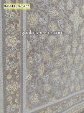 قیمت خرید فرش قالی کاشان فروش فرش ماشینی طلاکوب 1200 شانه طرح افشان مهر زمینه نقره ای کاشان – گل برجسته حاشیه
