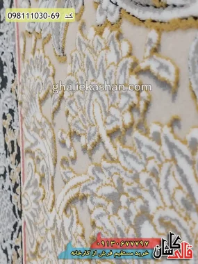 قیمت خرید فرش قالی کاشان فروش فرش ماشینی طلاکوب 1000 شانه طرح افشان آرمان زمینه زغالی کاشان گل برجسته نزدیک