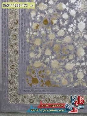 فرش طلاکوب وینتیج 1200 شانه طرح افشان آتوسا زمینه طوسی یاسی گل برجسته کاشان حاشیه
