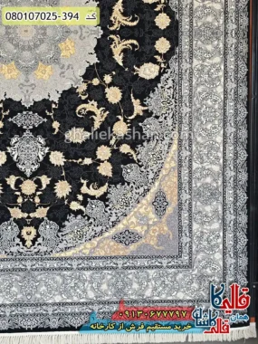 فرش طلاکوب 700 شانه طرح ویکتوریا زمینه سرمه‌ای کاشان حاشیه