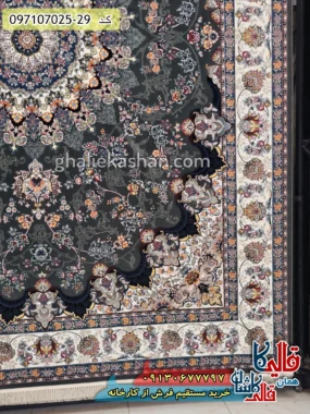 فرش 700 شانه طرح آینا زمینه طوسی دودی کاشان حاشیه