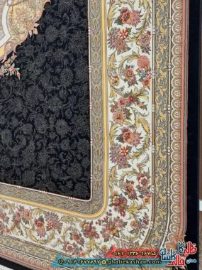 فرش 1200 شانه طرح فرگل رنگ سرمه ای کاشان نزدیک