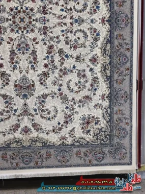فرش 700 شانه طرح افشان محیا زنگ کرم کاشان حاشیه
