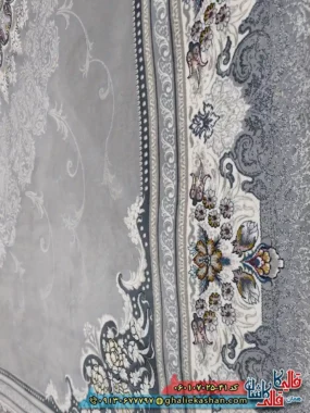 فرش 700 شانه طرح دلاریس رنگ طوسی نقره ای کاشان نزدیک