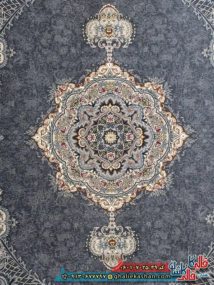 فرش 700 شانه طرح ژاکلین رنگ طوسی دودی کاشان زمینه