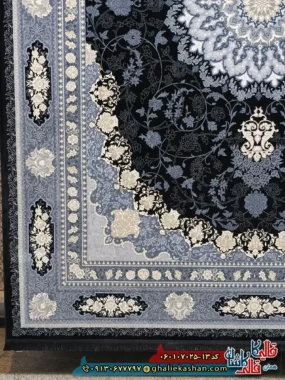 فرش طلاکوب 700 شانه طرح آنیسا رنگ سرمه ای کاشان حاشیه