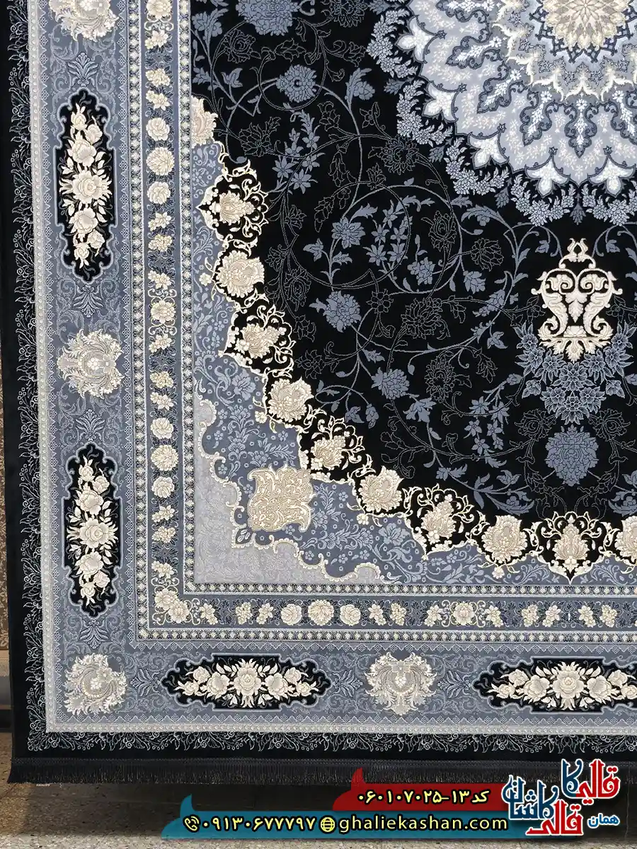 فرش طلاکوب 700 شانه طرح آنیسا رنگ سرمه ای کاشان حاشیه