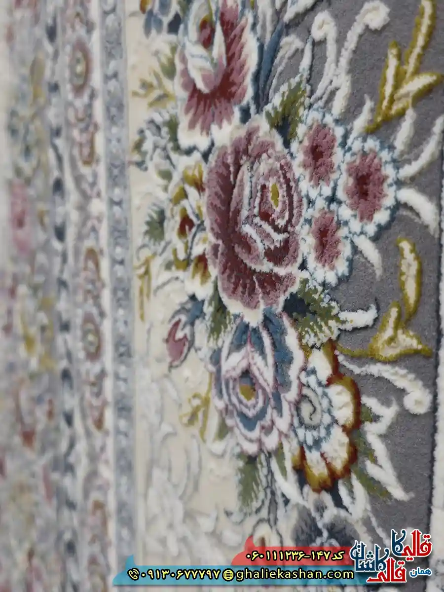 فرش 1200 شانه طرح برسان رنگ کرم گل برجسته کاشان نزدیک