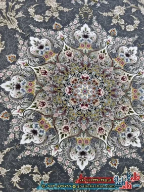 فرش 1200 شانه طرح وانیار رنگ طوسی دودی گل برجسته کاشان زمینه