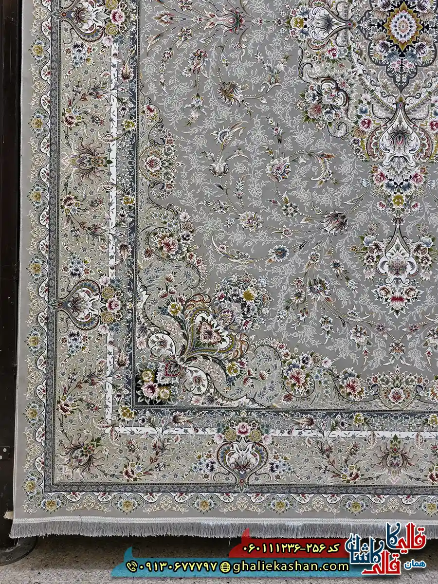 فرش 1200 شانه طرح ویلیام رنگ طوسی نقره ای گل برجسته کاشان حاشیه