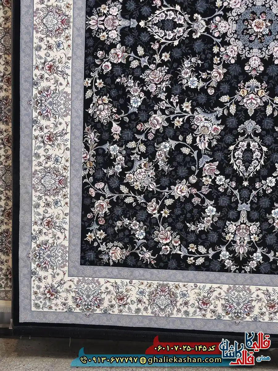 فرش 700 شانه طرح افشان آیناز رنگ سرمه ای کاشان حاشیه