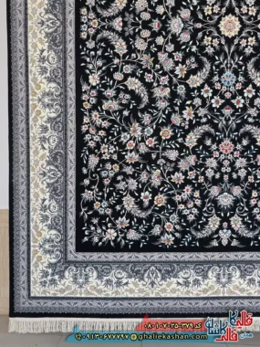 فرش ‌700 ‌شانه ‌طرح ‌افشان ‌اوستا ‌رنگ ‌سرمه ‌ای ‌کاشان ‌حاشیه
