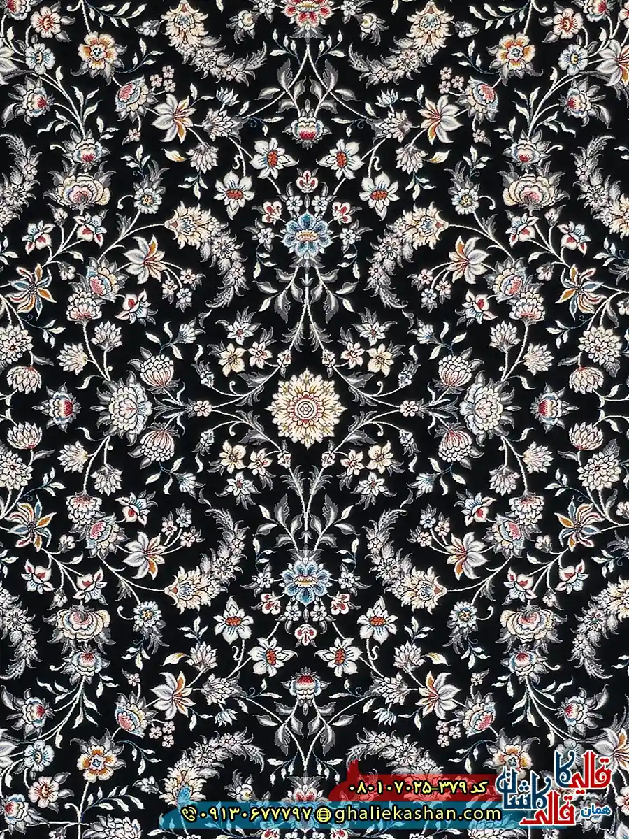 فرش ‌700 ‌شانه ‌طرح ‌افشان ‌اوستا ‌رنگ ‌سرمه ‌ای ‌کاشان ‌زمینه