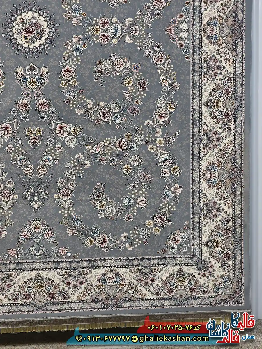 فرش 700 شانه طرح افشان شکوه رنگ طوسی نقره ای کاشان حاشیه