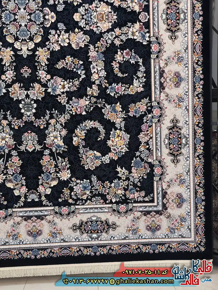 فرش 700 شانه طرح افشان نسترن رنگ سرمه ای کاشان حاشیه