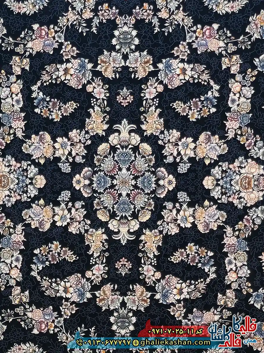 فرش 700 شانه طرح افشان نسترن رنگ سرمه ای کاشان زمینه