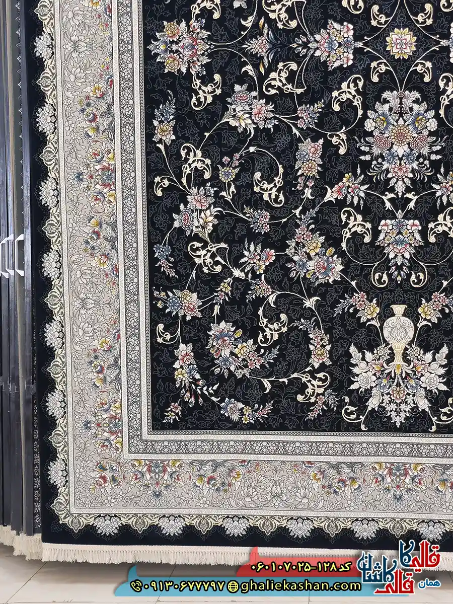 فرش 700 شانه طرح افشان نگارین رنگ سرمه ای کاشان حاشیه