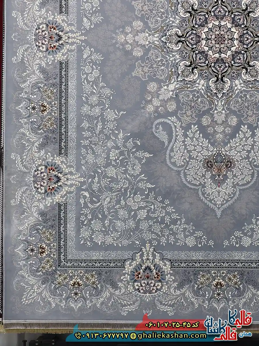 فرش 700 شانه طرح دنیز رنگ طوسی نقره ای کاشان حاشیه
