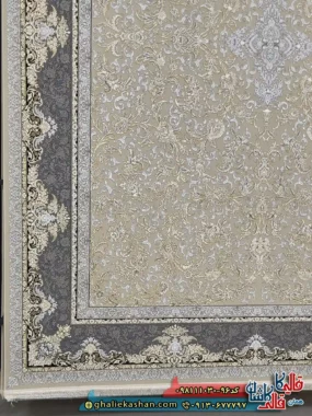 فرش طلاکوب 1000 شانه طرح افشان آترین رنگ بژ گل برجسته کاشان حاشیه