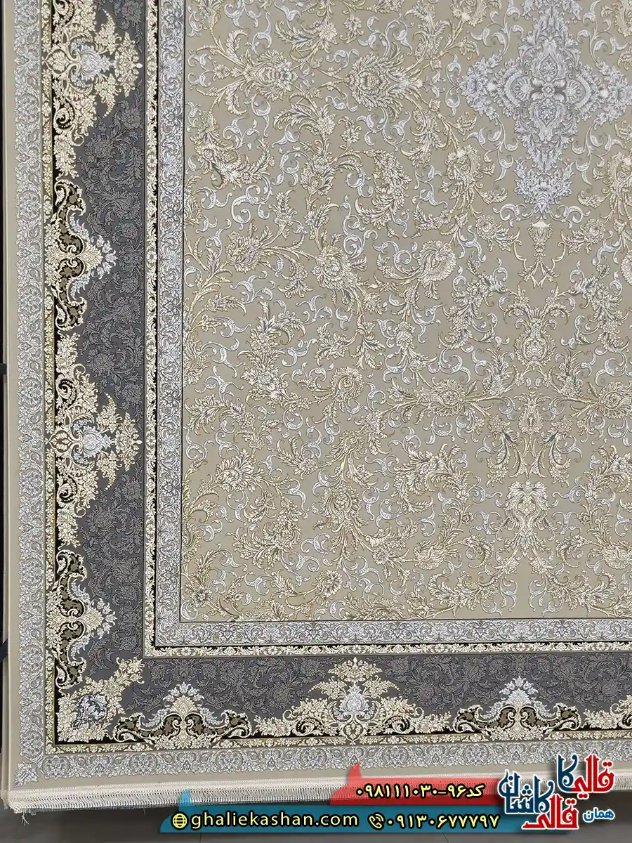 فرش طلاکوب 1000 شانه طرح افشان آترین رنگ بژ گل برجسته کاشان حاشیه