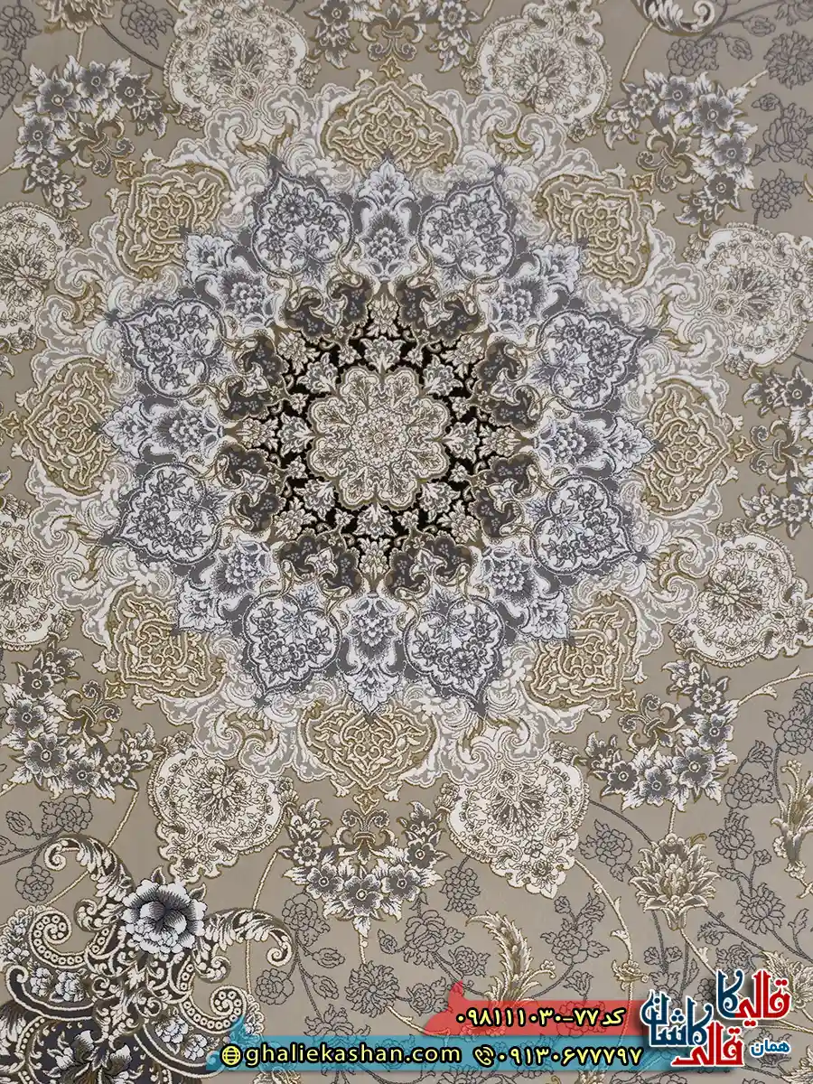 فرش طلاکوب 1000 شانه طرح یکتا رنگ بژ کاشان گل برجسته زمینه