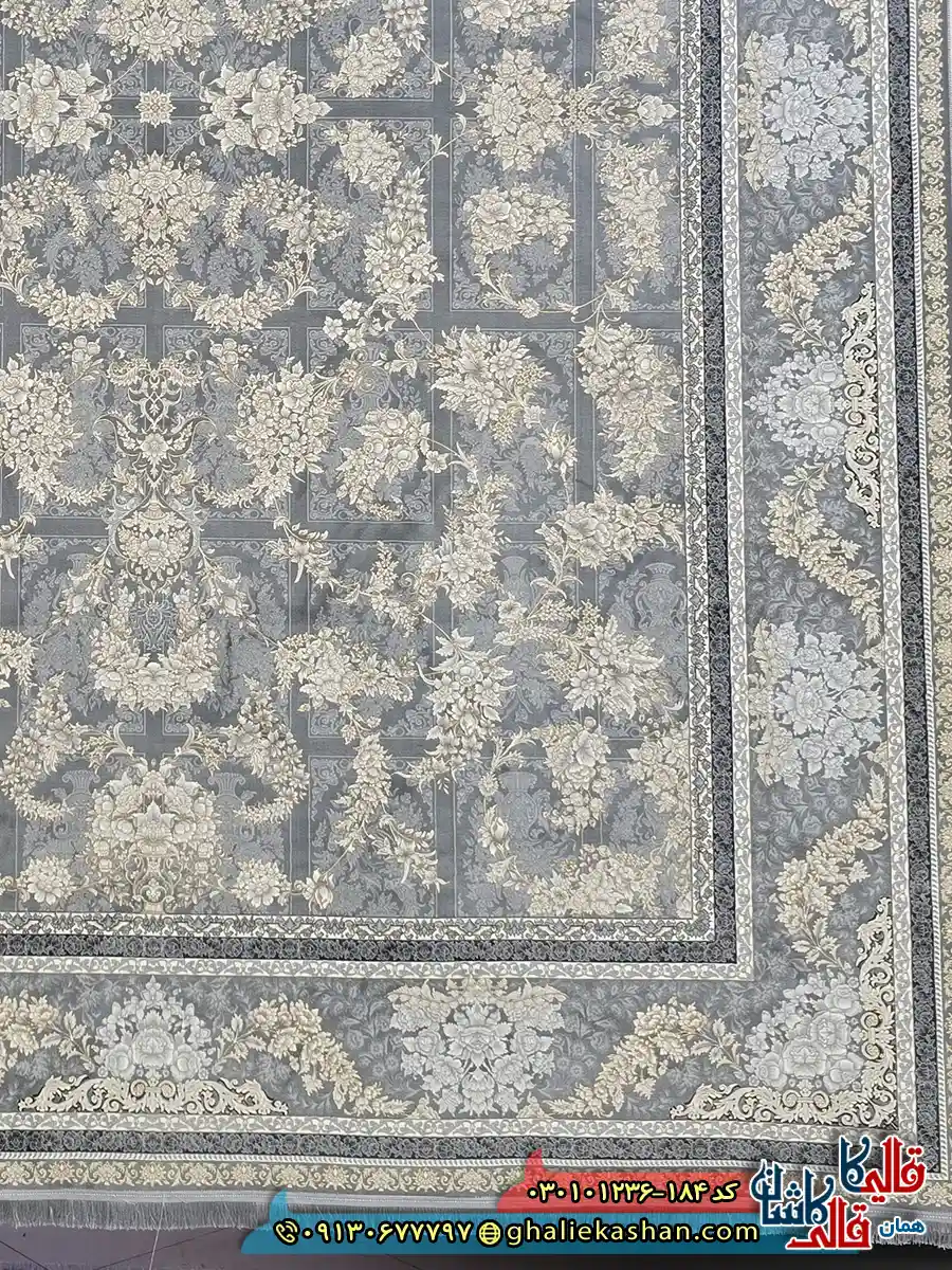 فرش ‌طلاکوب ‌1200 ‌شانه ‌خشتی ‌طرح ‌افشان ‌هانا ‌رنگ ‌طوسی ‌کاشان ‌حاشیه