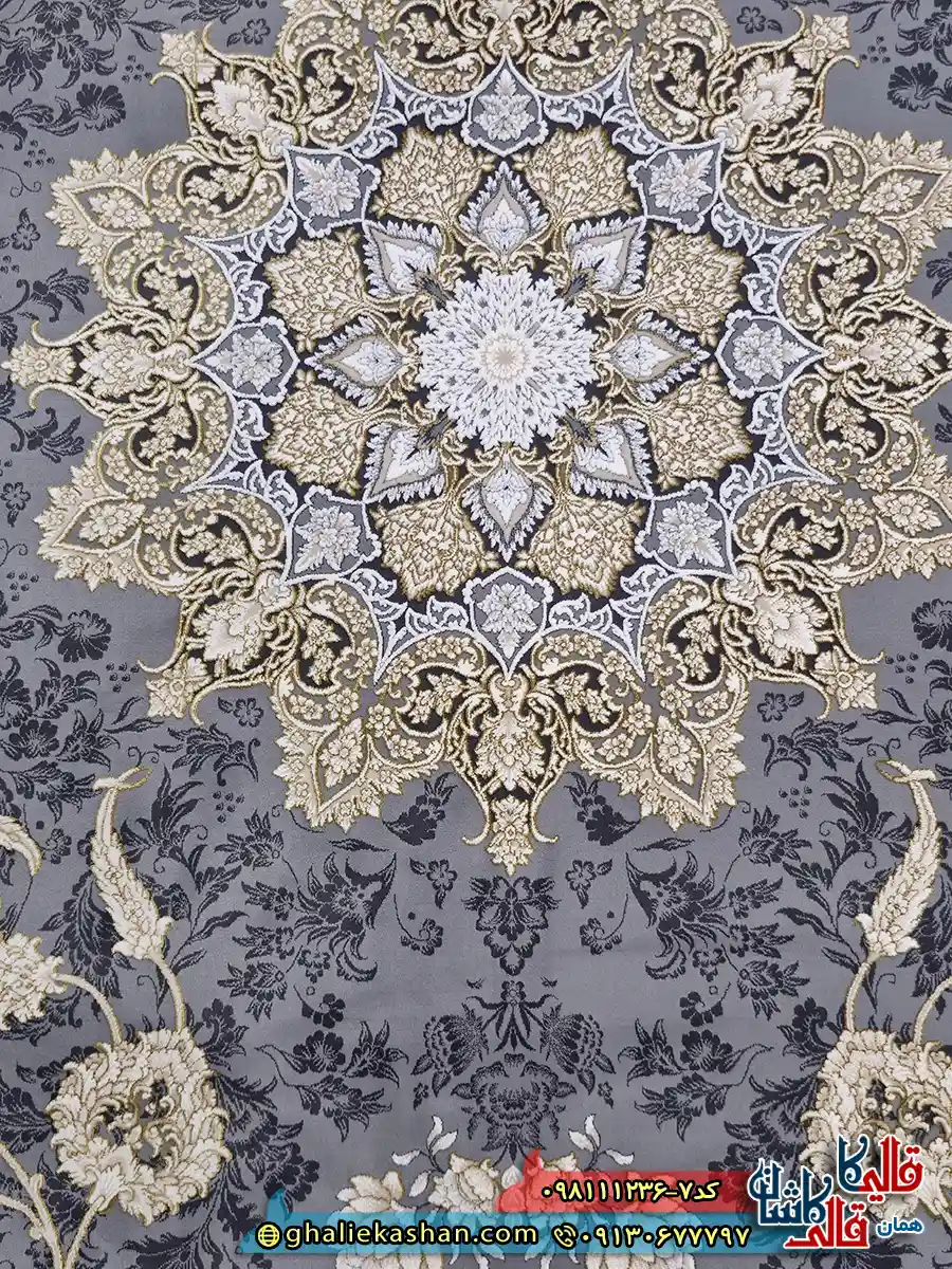 فرش طلاکوب 1200 شانه طرح آیدا رنگ طوسی نقره ای کاشان زمینه