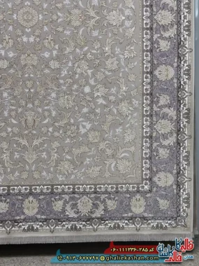 فرش طلاکوب 1200 شانه طرح افشان توتیا رنگ طوسی یاسی گل برجسته کاشان حاشیه