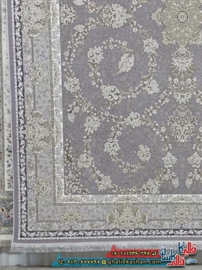 فرش طلاکوب 1200 شانه طرح افشان سوگل رنگ طوسی یاسی گل برجسته کاشان حاشیه