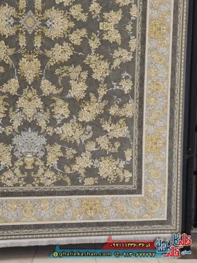 فرش طلاکوب 1200 شانه طرح افشان نگار رنگ طوسی فیلی گل برجسته کاشان حاشیه