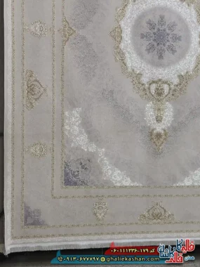 فرش طلاکوب 1200 شانه طرح برکه رنگ کرم صدفی گل برجسته کاشان حاشیه