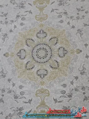 فرش طلاکوب 1200 شانه طرح ترلان رنگ سفید گل برجسته کاشان زمینه