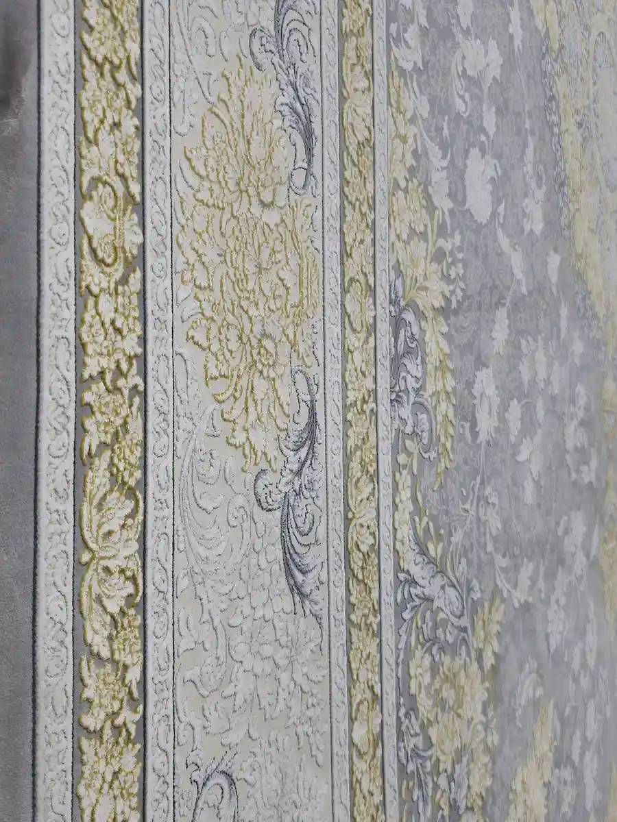 فرش طلاکوب 1200 شانه طرح ترلان رنگ طوسی نقره ای گل برجسته کاشان نزدیک