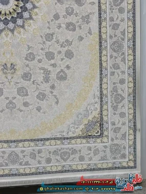 فرش طلاکوب 1200 شانه طرح رویان رنگ سفید کرم گل برجسته کاشان حاشیه