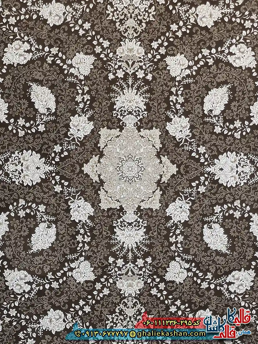 فرش طلاکوب 1200 شانه طرح سوگل قهوه ای شکلاتی کاشان زمینه