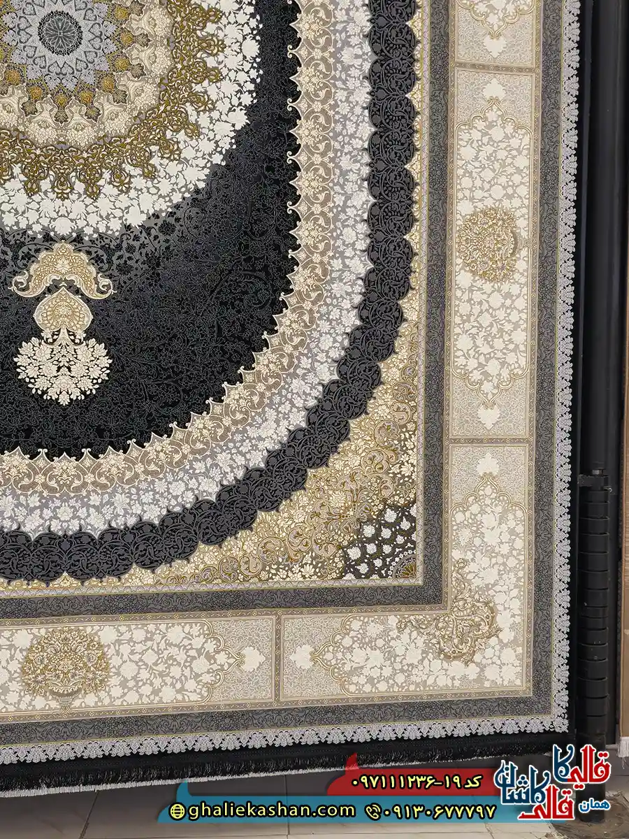 فرش طلاکوب 1200 شانه طرح صدرا رنگ سرمه ای گل برجسته کاشان حاشیه